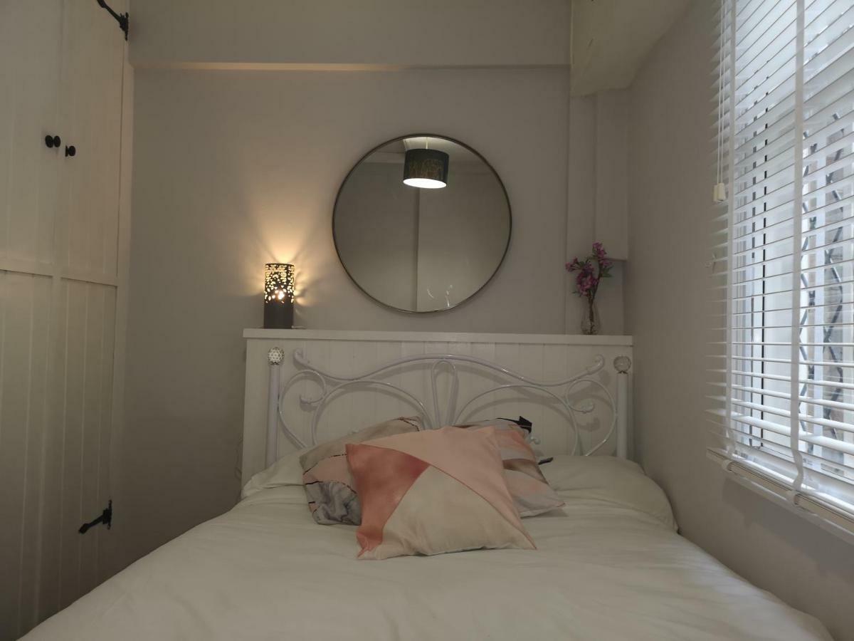 Easytoostay Paygate Brenchley