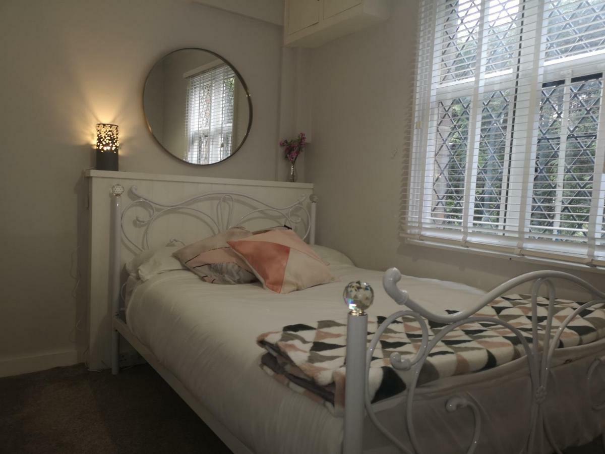 Easytoostay Paygate Brenchley